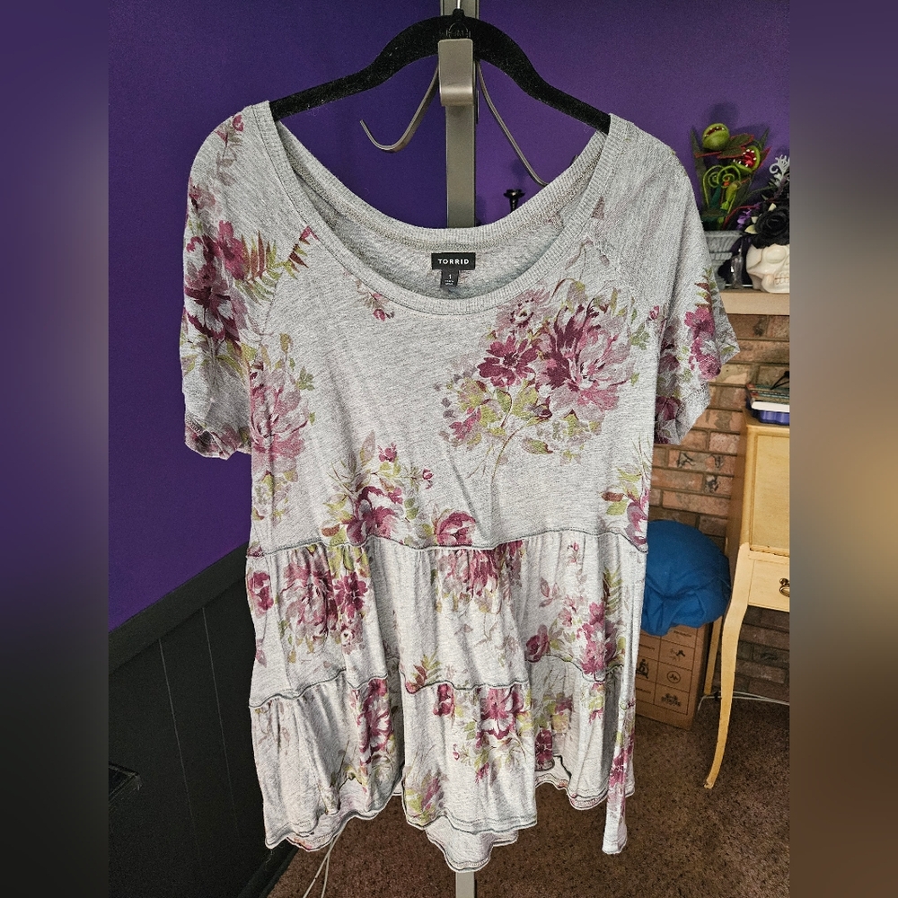 Torrid Gray Floral Women's Top 1x